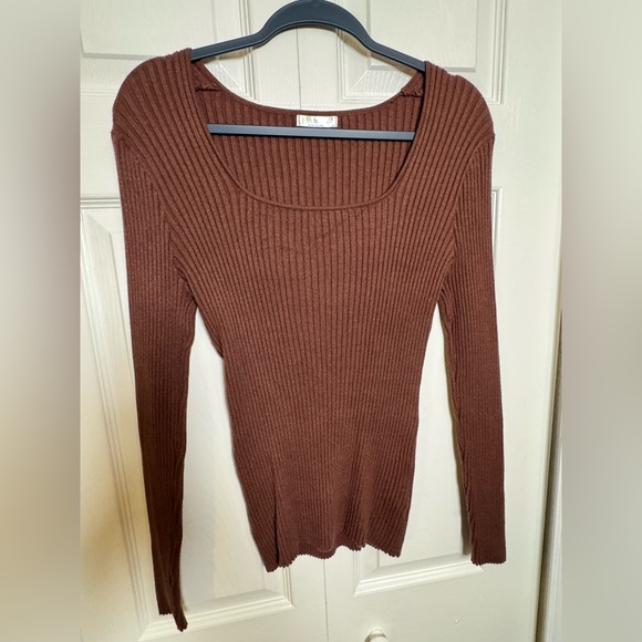Elegant Brown Ribbed Women's Top - Picture 8 of 10
